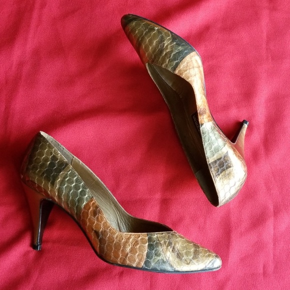 Stuart Weitzman Mr. Seymour Vintage Pumps